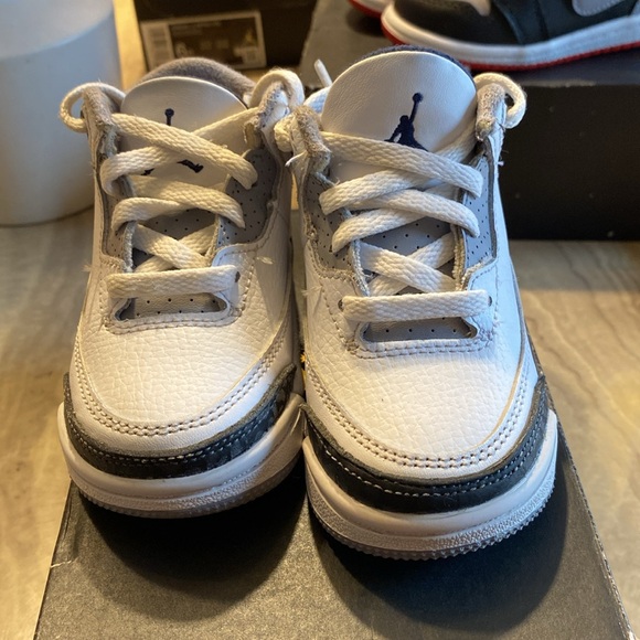 Jordan 3 - Picture 2 of 3
